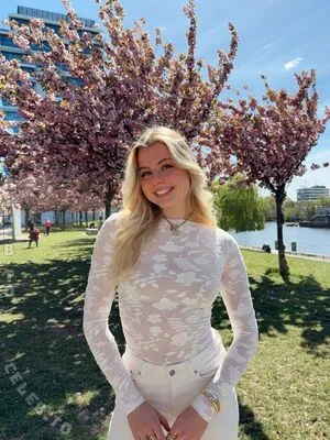 Vallixpauline OnlyFans Leaked Free Thumbnail Picture - #9DX3Je4NIF