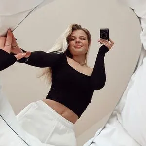 Vallixpauline OnlyFans Leaked Free Thumbnail Picture - #E1ZEAIdYEA