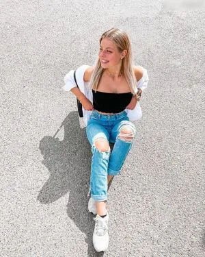 Vallixpauline OnlyFans Leaked Free Thumbnail Picture - #OTgQ4WrM54