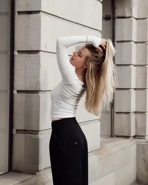 Vallixpauline OnlyFans Leaked Free Thumbnail Picture - #b1rPvrFLl3