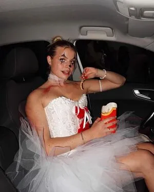 Vallixpauline OnlyFans Leaked Free Thumbnail Picture - #jlPMH4PFFY