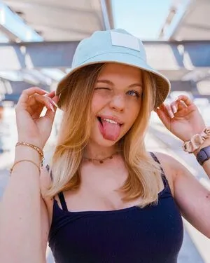 Vallixpauline OnlyFans Leaked Free Thumbnail Picture - #p6Dn3tCF2x