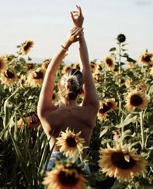 Vallixpauline OnlyFans Leaked Free Thumbnail Picture - #snHYZ5f0sL