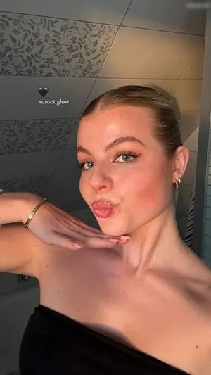 Vallixpauline OnlyFans Leaked Free Thumbnail Picture - #x5tqlOgez8