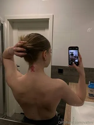 Vallmi OnlyFans Leaked Free Thumbnail Picture - #SfmbCtRgeg