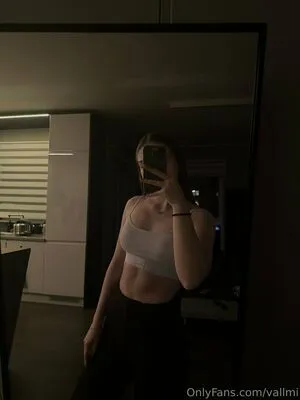 Vallmi OnlyFans Leaked Free Thumbnail Picture - #aX8TE9KnBV