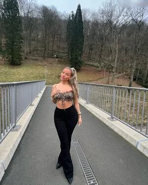 Valonaash OnlyFans Leaked Free Thumbnail Picture - #MRmjw5N8f7