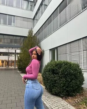 Valonaash OnlyFans Leaked Free Thumbnail Picture - #kCfSdr31KG