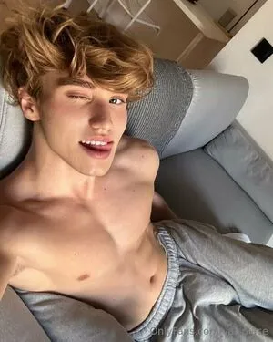 Valsplace OnlyFans Leaked Free Thumbnail Picture - #HBGnud94AI
