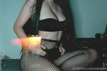 Vampiie OnlyFans Leaked Free Thumbnail Picture - #8VTz31grW4