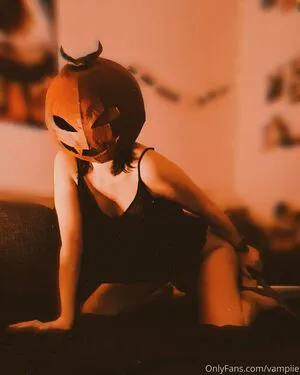 Vampiie OnlyFans Leaked Free Thumbnail Picture - #FyniQlgyrx