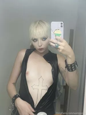 vampyr4u OnlyFans Leaked Free Thumbnail Picture - #m0KwAGmVdr