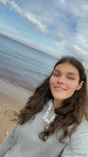 Vanessa Berge OnlyFans Leaked Free Thumbnail Picture - #lRMBR4seLn