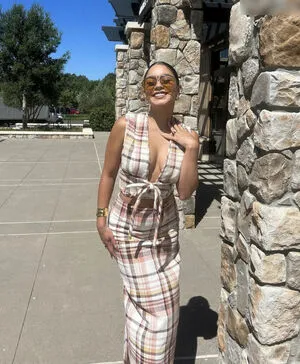 Vanessa Hudgens OnlyFans Leaked Free Thumbnail Picture - #A7d4AntjAm