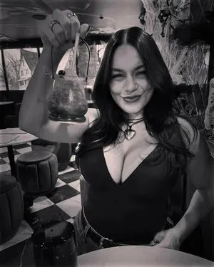 Vanessa Hudgens OnlyFans Leaked Free Thumbnail Picture - #FUGK1bXrNI