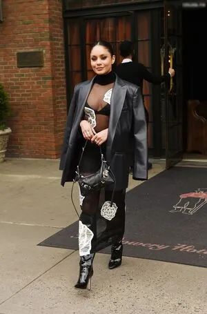 Vanessa Hudgens OnlyFans Leaked Free Thumbnail Picture - #FWHyatAApf