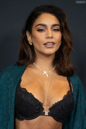 Vanessa Hudgens OnlyFans Leaked Free Thumbnail Picture - #H7l44hLuyo