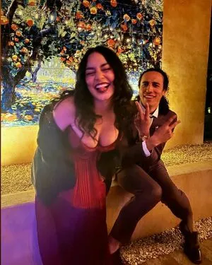 Vanessa Hudgens OnlyFans Leaked Free Thumbnail Picture - #NifwsuvZju