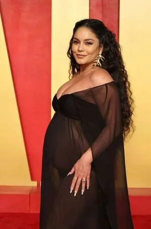Vanessa Hudgens OnlyFans Leaked Free Thumbnail Picture - #RMiYTaKInK