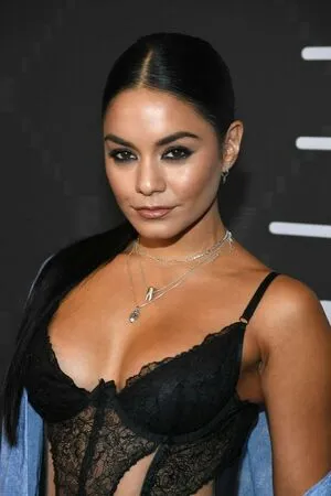 Vanessa Hudgens OnlyFans Leaked Free Thumbnail Picture - #SosIhwZoGe