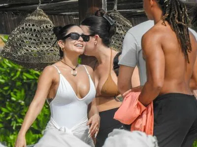 Vanessa Hudgens OnlyFans Leaked Free Thumbnail Picture - #iqY5aHlwH5