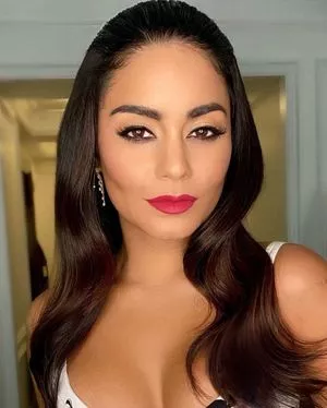 Vanessa Hudgens OnlyFans Leaked Free Thumbnail Picture - #354MBBZMBS