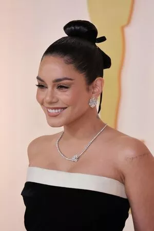 Vanessa Hudgens OnlyFans Leaked Free Thumbnail Picture - #5NaQN4mQ2k