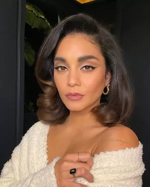 Vanessa Hudgens OnlyFans Leaked Free Thumbnail Picture - #AK6Cx6rVUw