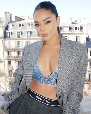 Vanessa Hudgens OnlyFans Leaked Free Thumbnail Picture - #CuDnoVOIDH