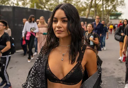 Vanessa Hudgens OnlyFans Leaked Free Thumbnail Picture - #DoF0UrOE03