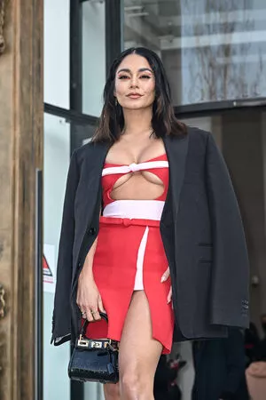 Vanessa Hudgens OnlyFans Leaked Free Thumbnail Picture - #J40TyIQG8B