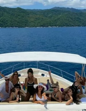 Vanessa Hudgens OnlyFans Leaked Free Thumbnail Picture - #O1Lkf3brk7
