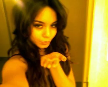 Vanessa Hudgens OnlyFans Leaked Free Thumbnail Picture - #URXicTSr4W