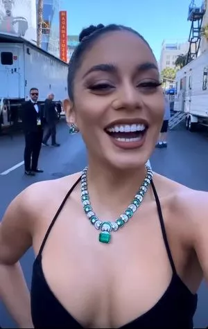 Vanessa Hudgens OnlyFans Leaked Free Thumbnail Picture - #aiUo2HbWxV