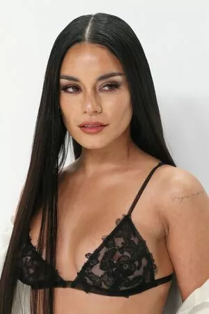 Vanessa Hudgens OnlyFans Leaked Free Thumbnail Picture - #daD1AIFahr