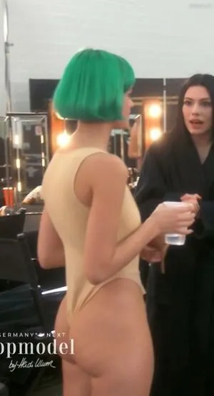 Vanessa Kunz OnlyFans Leaked Free Thumbnail Picture - #T1ZOPJOzq1
