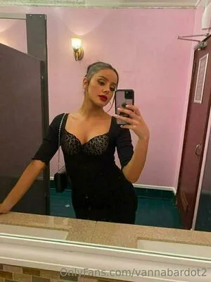 Vannabardot2 OnlyFans Leaked Free Thumbnail Picture - #1pN6Js7igd