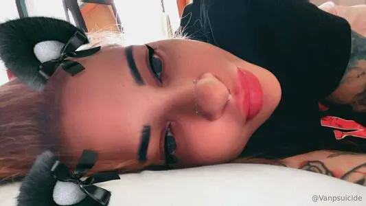 Vanplive OnlyFans Leaked Free Thumbnail Picture - #51C5niaAI2