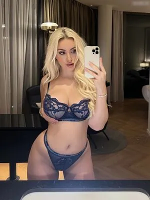Vansessy OnlyFans Leaked Free Thumbnail Picture - #4mH6V6N1RD
