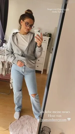 Vanutschii Instagram Influencer OnlyFans Leaked Free Thumbnail Picture - #1mEeZshtxj