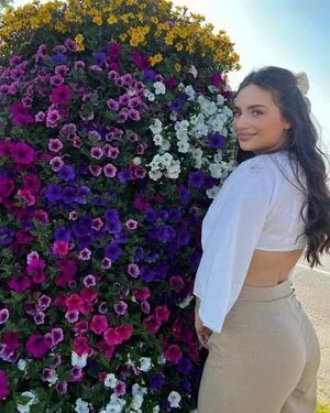 Vanutschii Instagram Influencer OnlyFans Leaked Free Thumbnail Picture - #dKp3Z4orX6