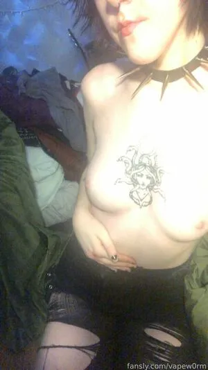 Vapew0rm OnlyFans Leaked Free Thumbnail Picture - #XiGciThIjk