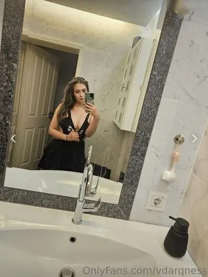 Vdarquise OnlyFans Leaked Free Thumbnail Picture - #36EyBXtBV1