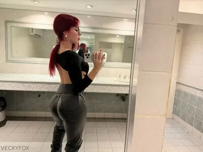 Veckyfox OnlyFans Leaked Free Thumbnail Picture - #0CgBAnq57G