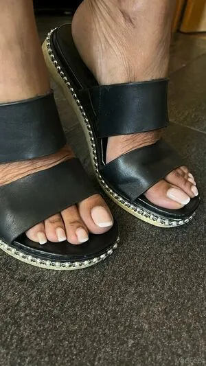 Vee Feet OnlyFans Leaked Free Thumbnail Picture - #3MZfU5jUQ7