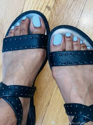 Vee Feet OnlyFans Leaked Free Thumbnail Picture - #5JeD1TMwdy