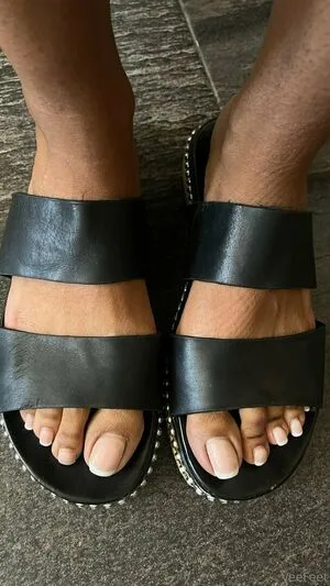 Vee Feet OnlyFans Leaked Free Thumbnail Picture - #8aF5j3dMPX