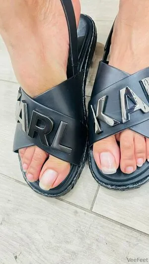 Vee Feet OnlyFans Leaked Free Thumbnail Picture - #98RETFXePC