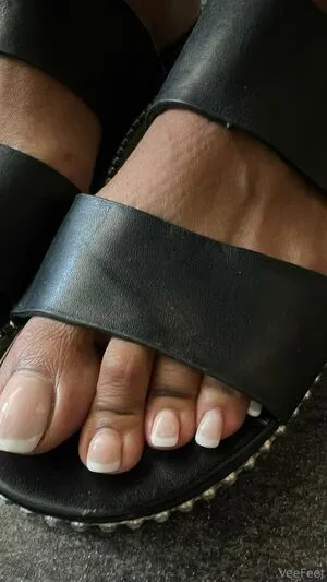 Vee Feet OnlyFans Leaked Free Thumbnail Picture - #AHrd0KHE87