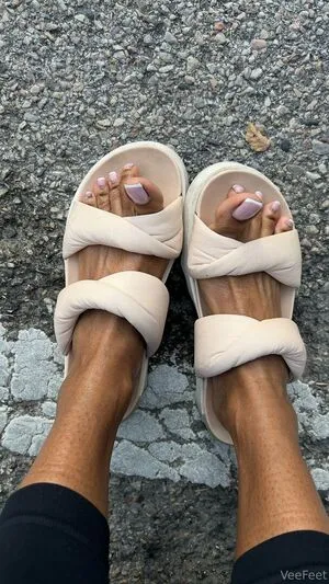 Vee Feet OnlyFans Leaked Free Thumbnail Picture - #D9gJvCH0fu